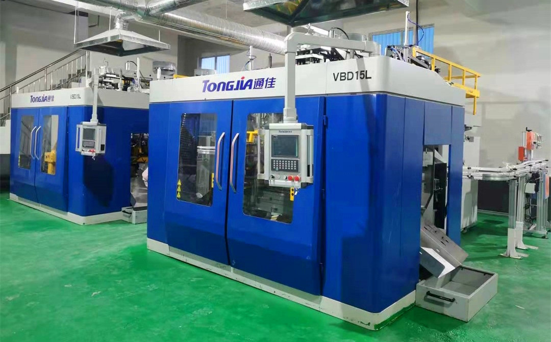 1653115879103371.jpg 雙工位吹塑就.jpg